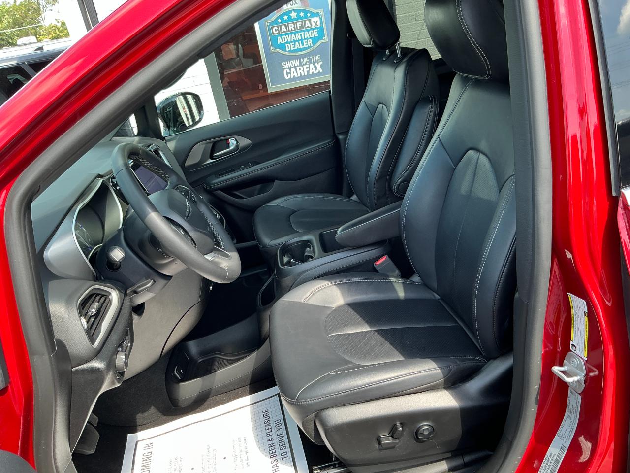 Chrysler Pacifica Select FWD 2025