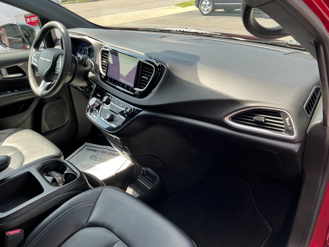 Chrysler Pacifica Select FWD 2025