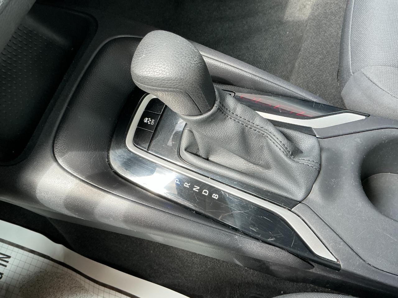Toyota Corolla LE CVT (Natl) 2024