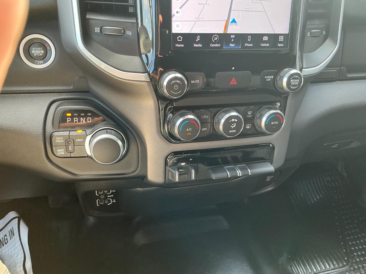 RAM 2500 Big Horn 4x4 Crew Cab 6'4" Box 2022