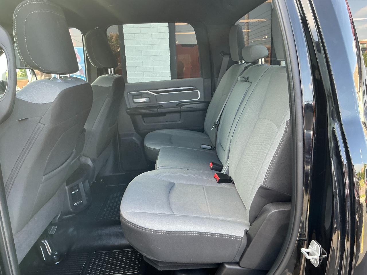 RAM 2500 Big Horn 4x4 Crew Cab 6'4" Box 2022