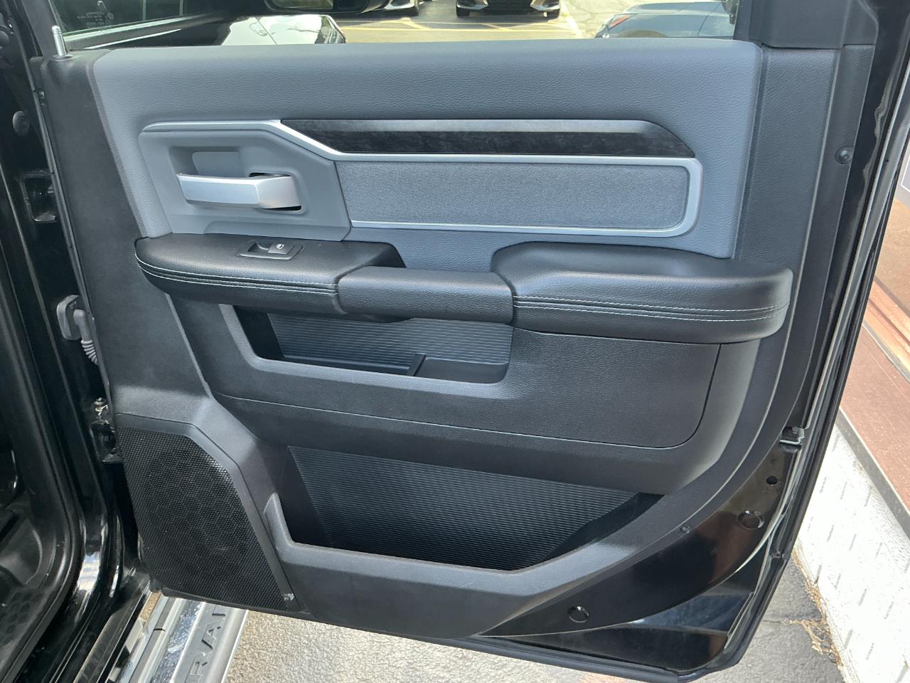 RAM 2500 Big Horn 4x4 Crew Cab 6'4" Box 2022