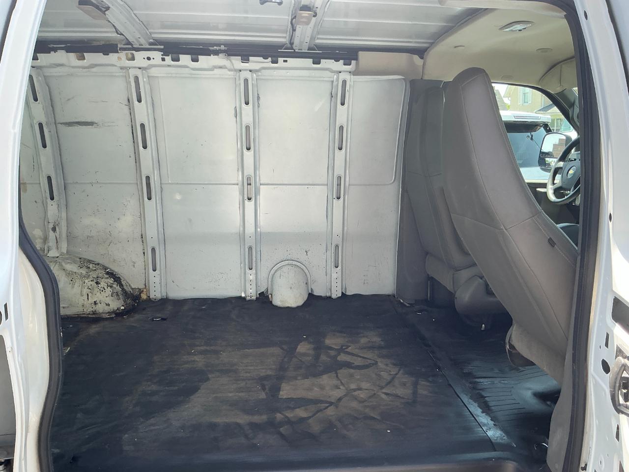 Chevrolet Express Cargo Van RWD 2500 135" 2018
