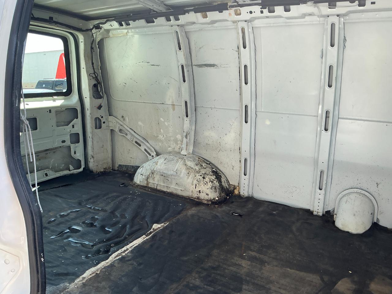 Chevrolet Express Cargo Van RWD 2500 135" 2018