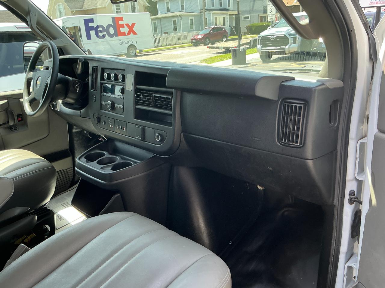 Chevrolet Express Cargo Van RWD 2500 135" 2018