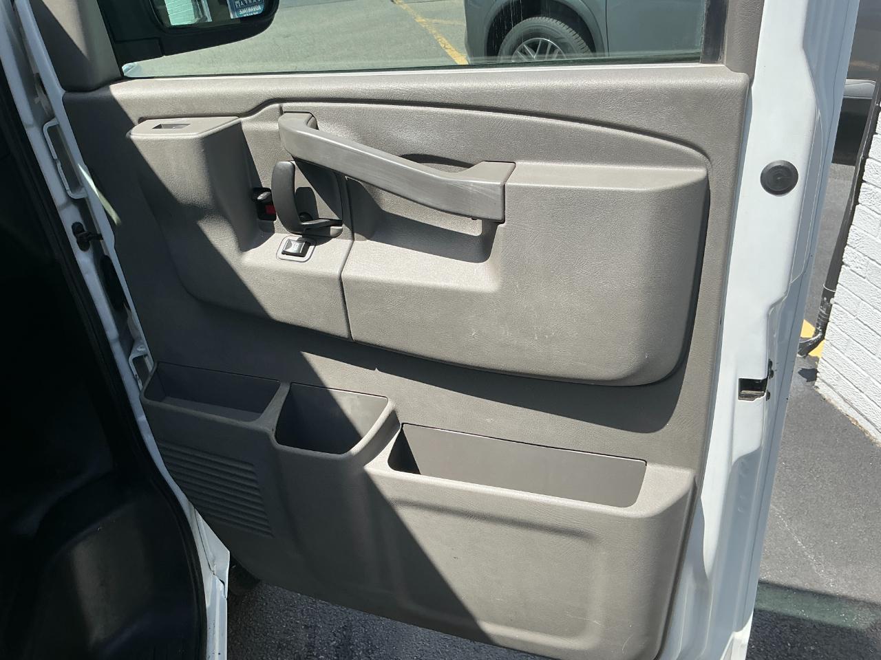 Chevrolet Express Cargo Van RWD 2500 135" 2018