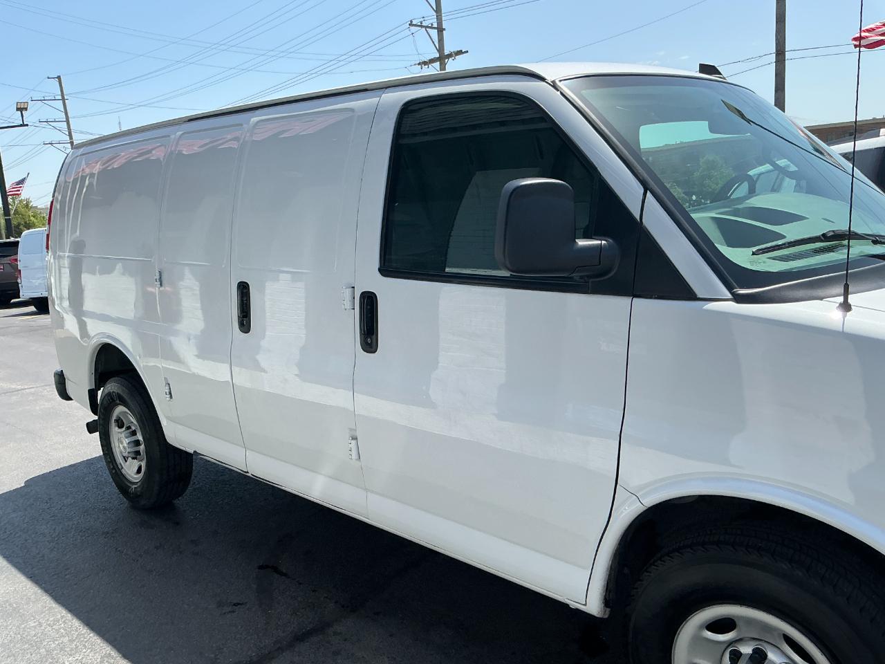Chevrolet Express Cargo Van RWD 2500 135" 2018