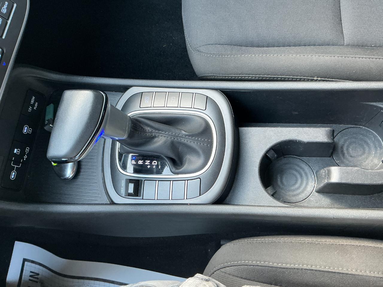 Hyundai Kona SEL FWD 2025