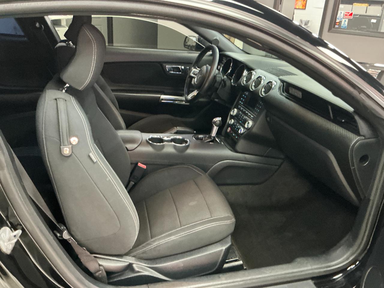 Ford Mustang 2dr Fastback V6 2016