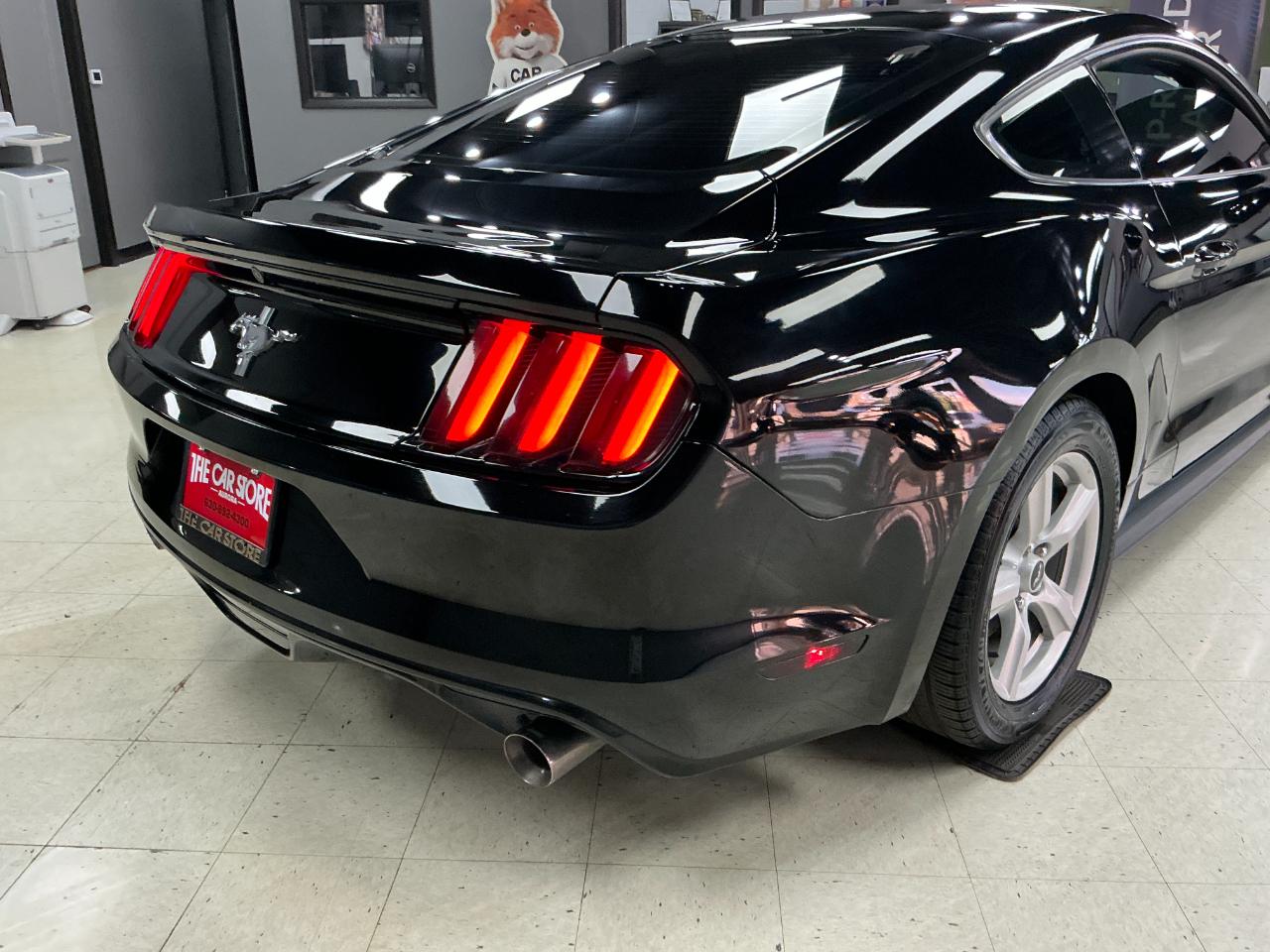 Ford Mustang 2dr Fastback V6 2016