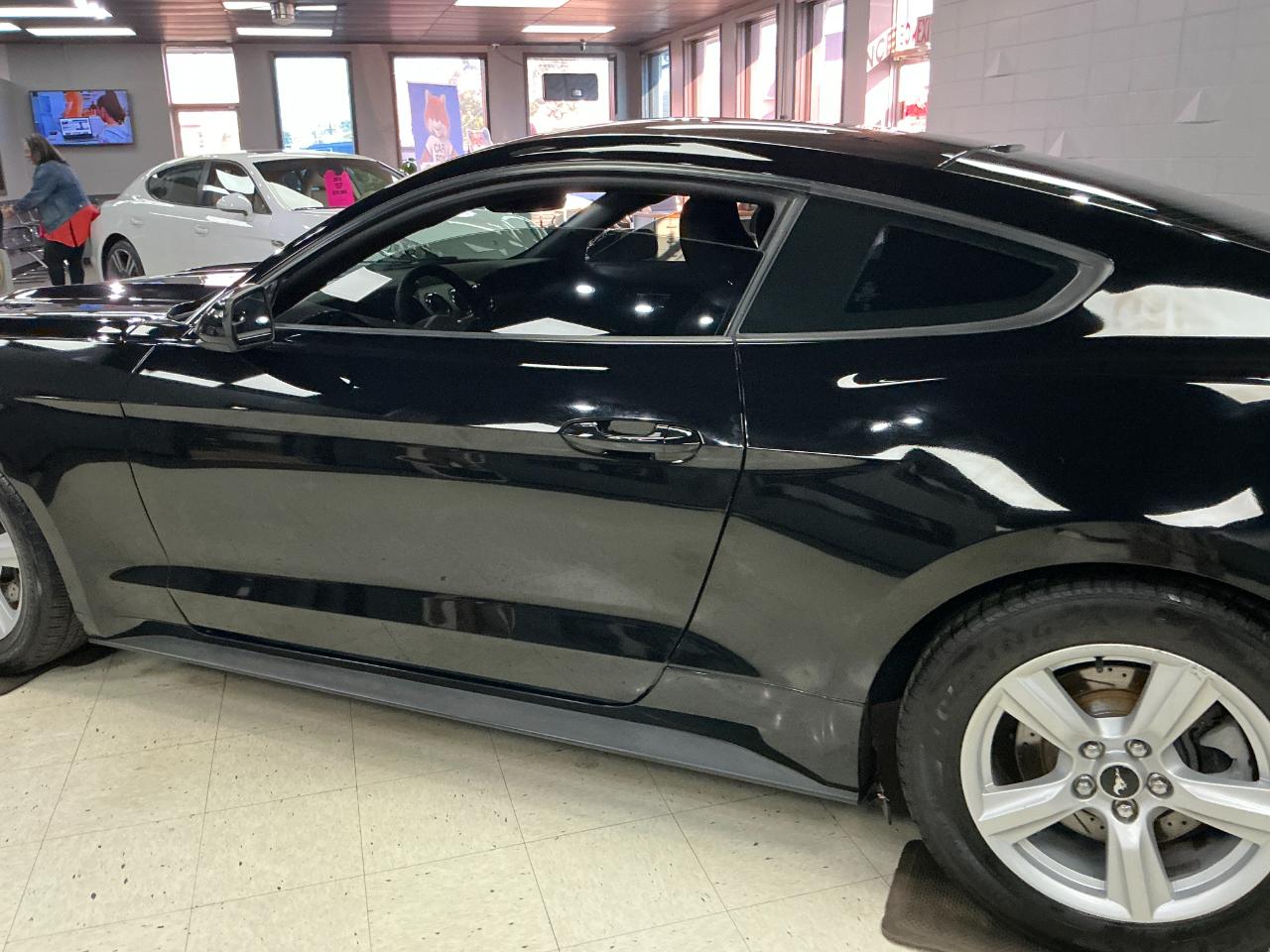 Ford Mustang 2dr Fastback V6 2016