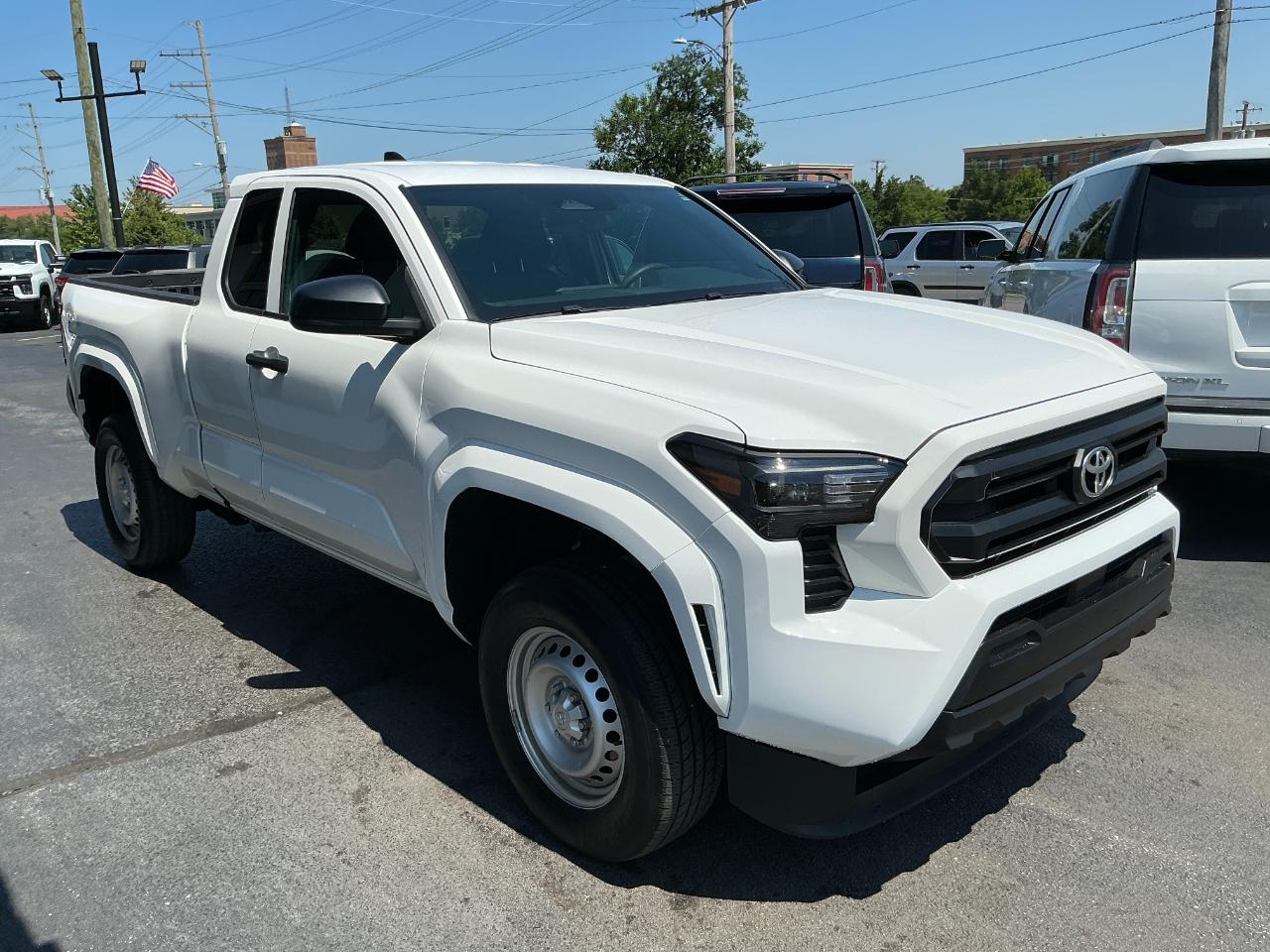 Toyota Tacoma 2WD SR XtraCab 6' Bed AT (Natl) 2024