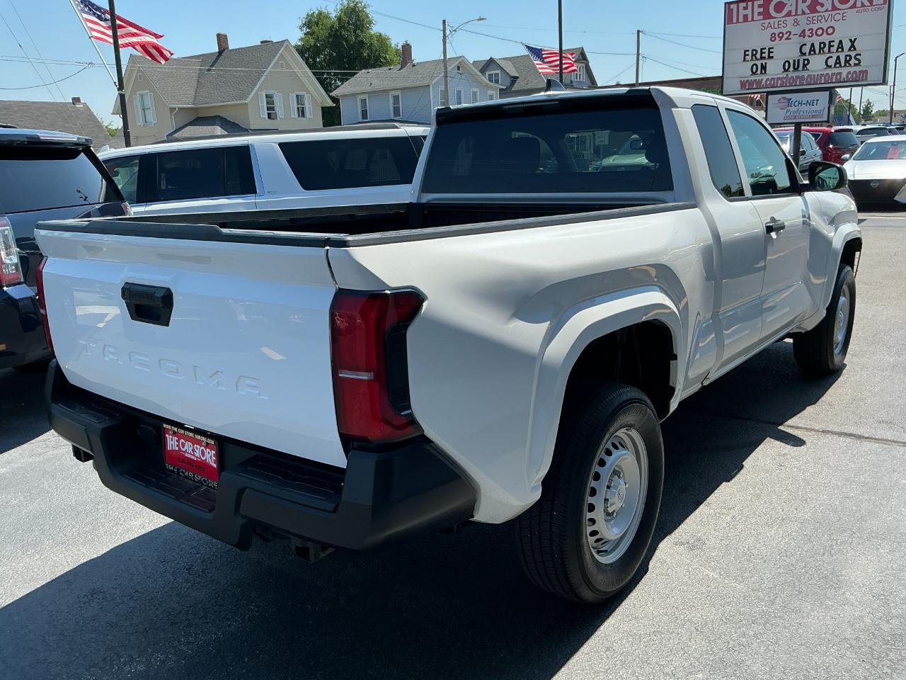 Toyota Tacoma 2WD SR XtraCab 6' Bed AT (Natl) 2024