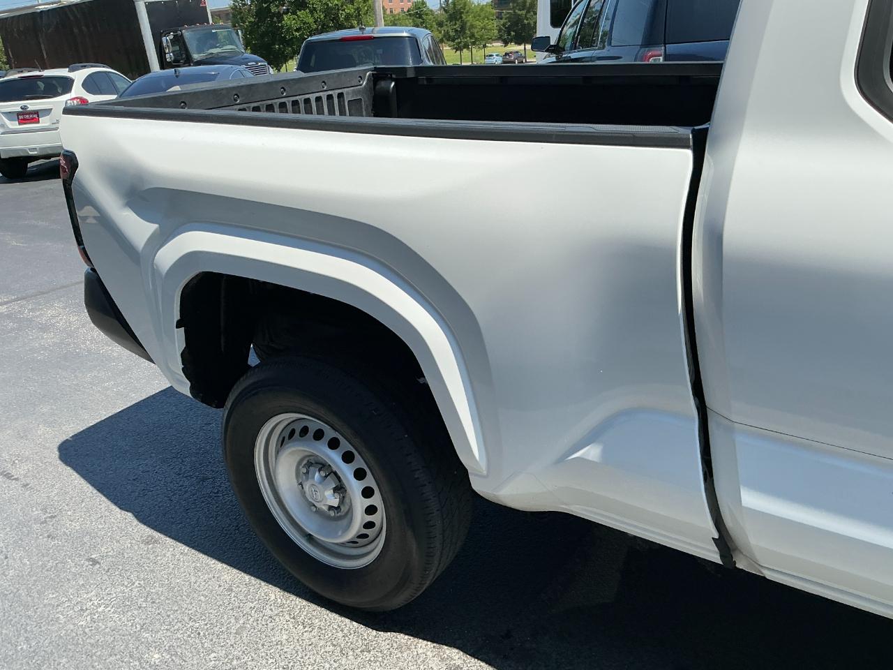 Toyota Tacoma 2WD SR XtraCab 6' Bed AT (Natl) 2024