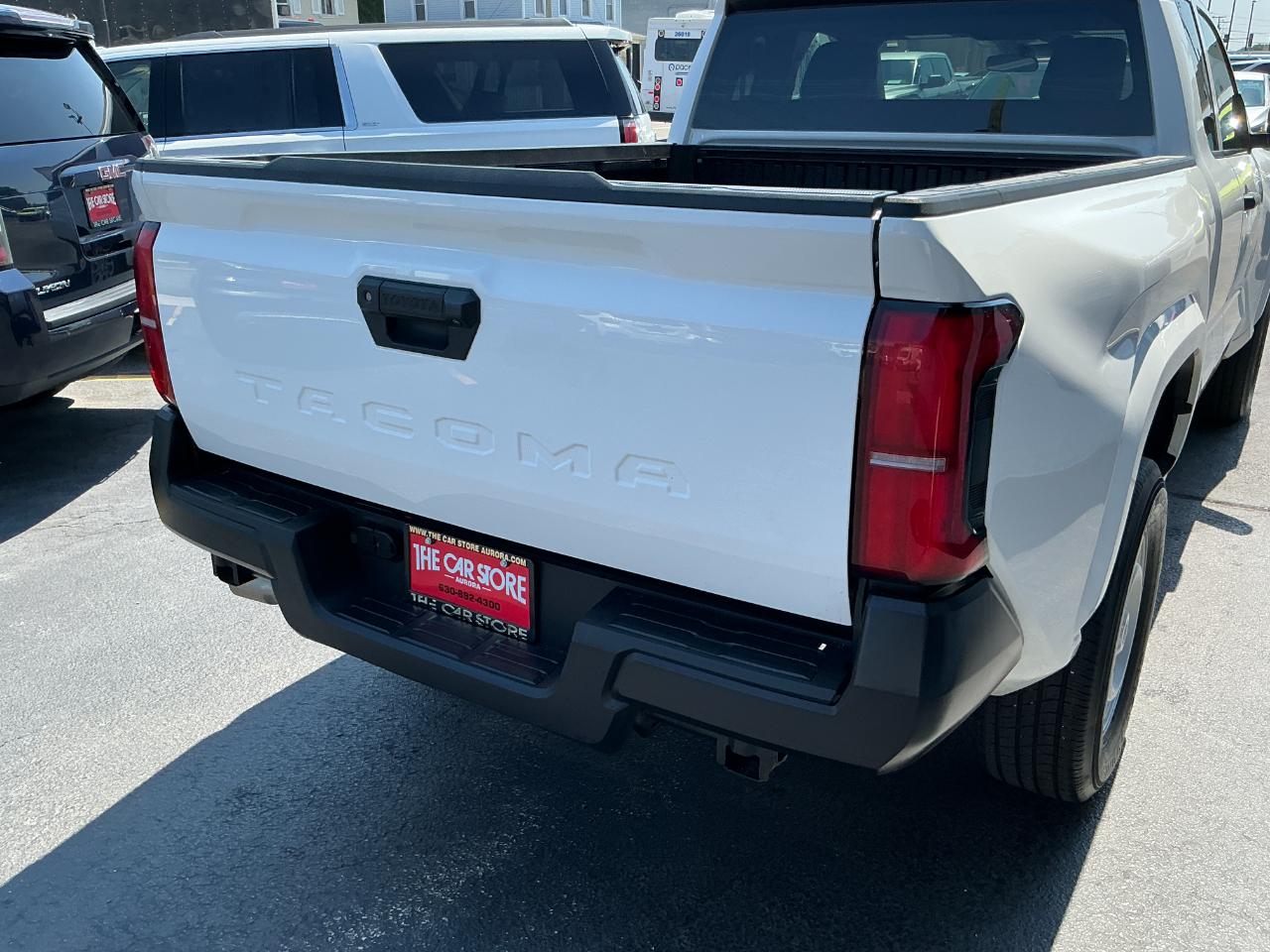 Toyota Tacoma 2WD SR XtraCab 6' Bed AT (Natl) 2024