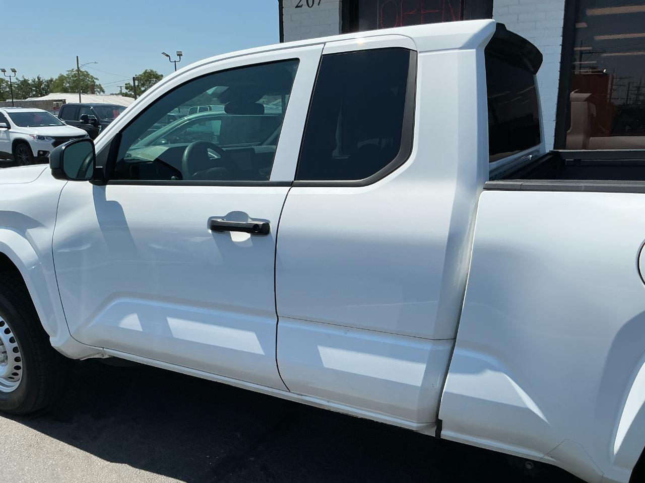 Toyota Tacoma 2WD SR XtraCab 6' Bed AT (Natl) 2024