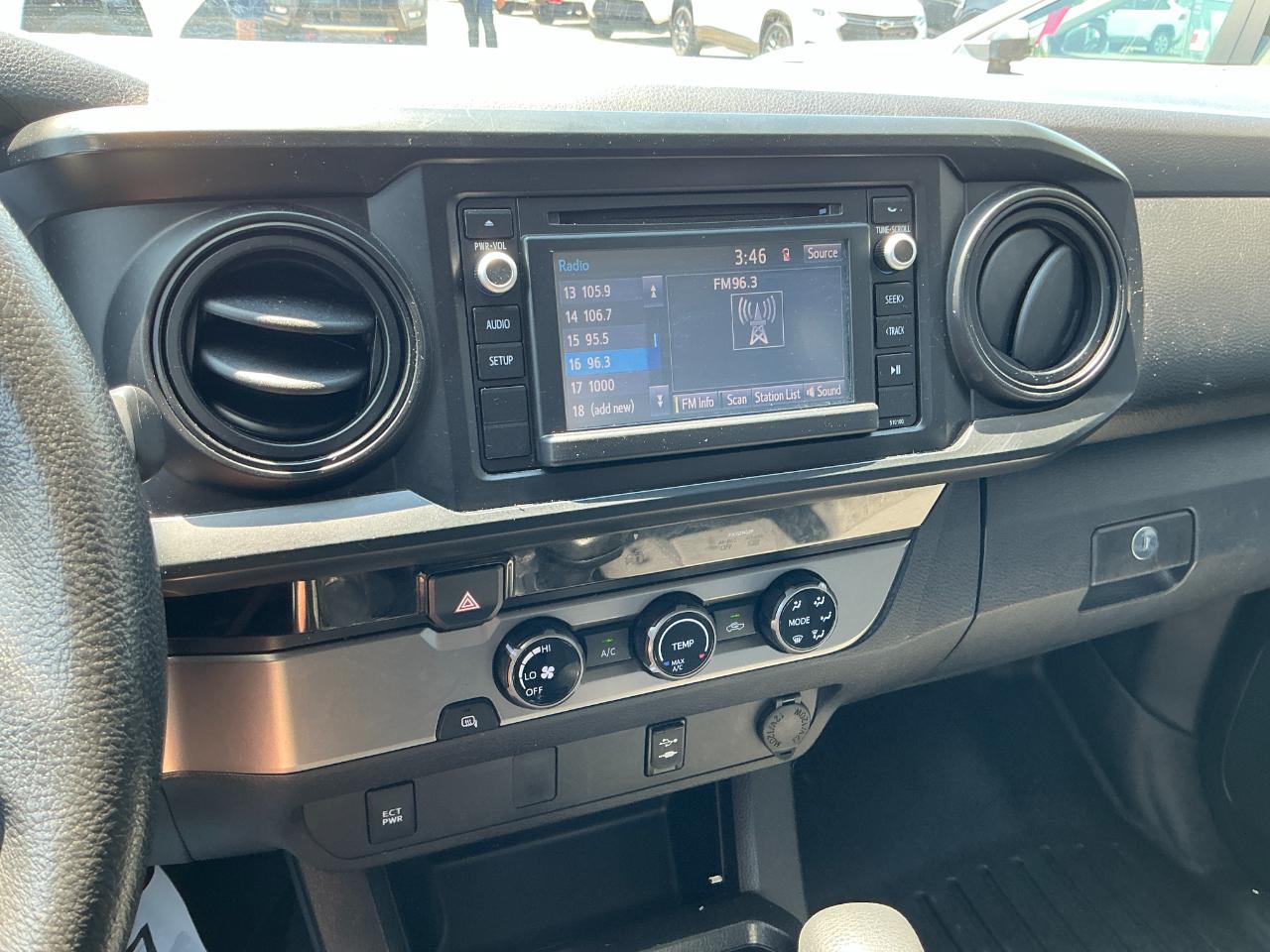 Toyota Tacoma 2WD Access Cab I4 AT SR (Natl) 2016