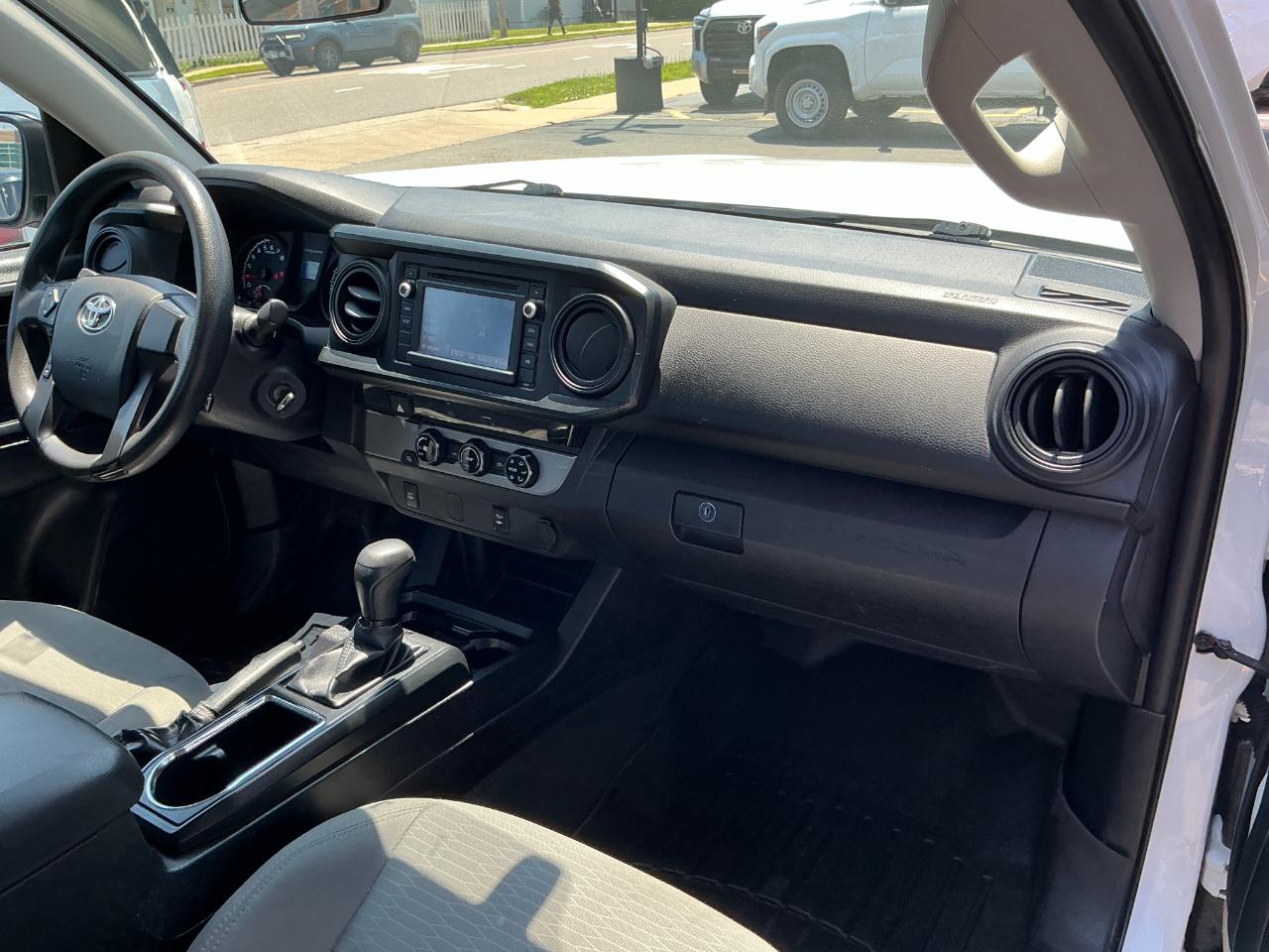 Toyota Tacoma 2WD Access Cab I4 AT SR (Natl) 2016