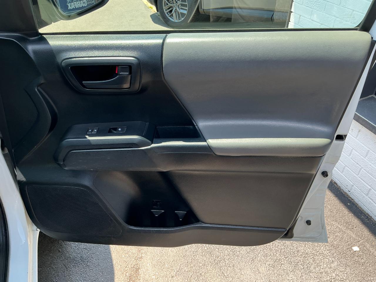Toyota Tacoma 2WD Access Cab I4 AT SR (Natl) 2016