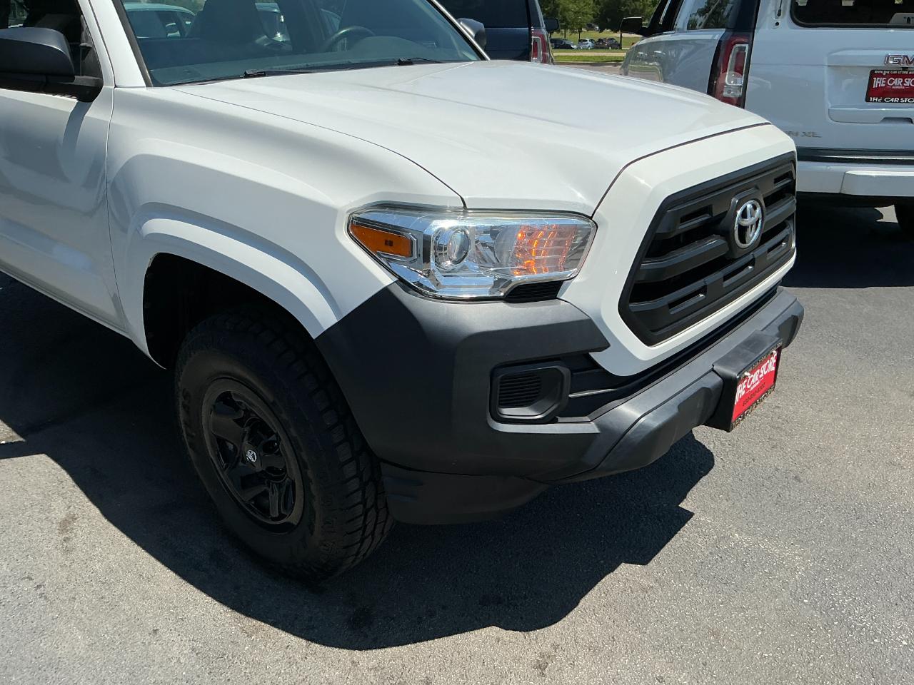 Toyota Tacoma 2WD Access Cab I4 AT SR (Natl) 2016