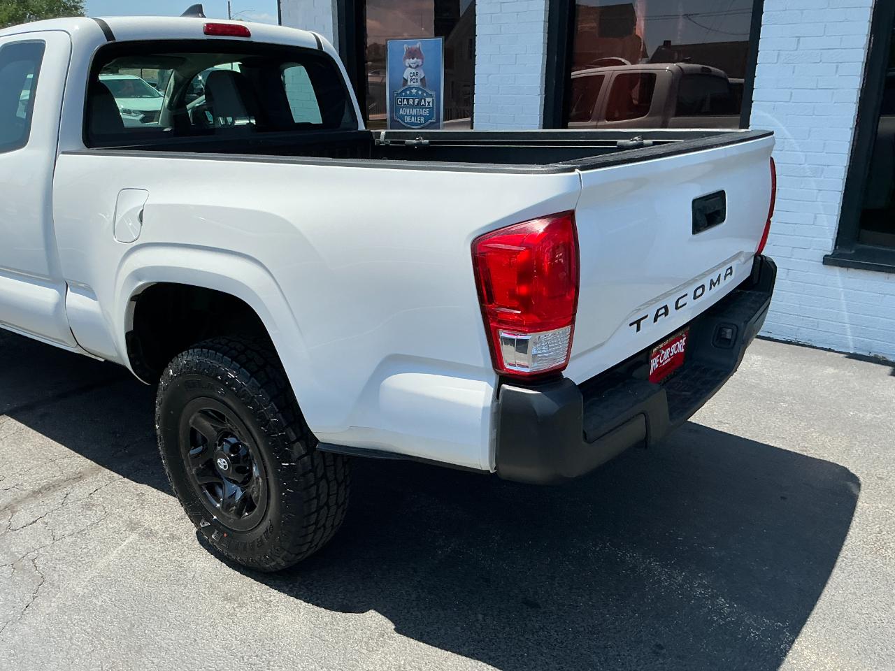 Toyota Tacoma 2WD Access Cab I4 AT SR (Natl) 2016
