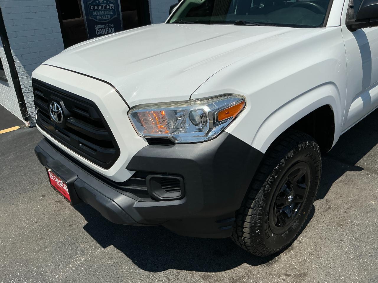 Toyota Tacoma 2WD Access Cab I4 AT SR (Natl) 2016