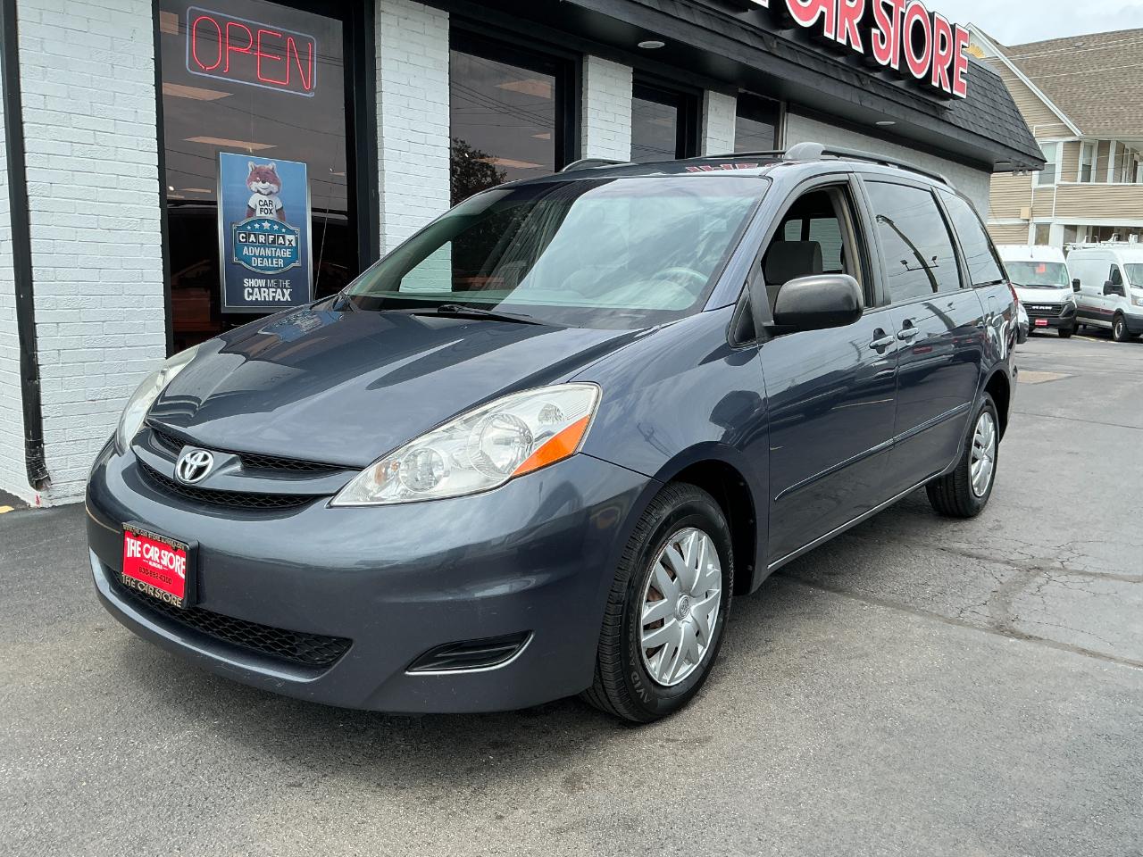 Toyota Sienna 5dr 7-Passenger Van LE FWD (Natl) 2007