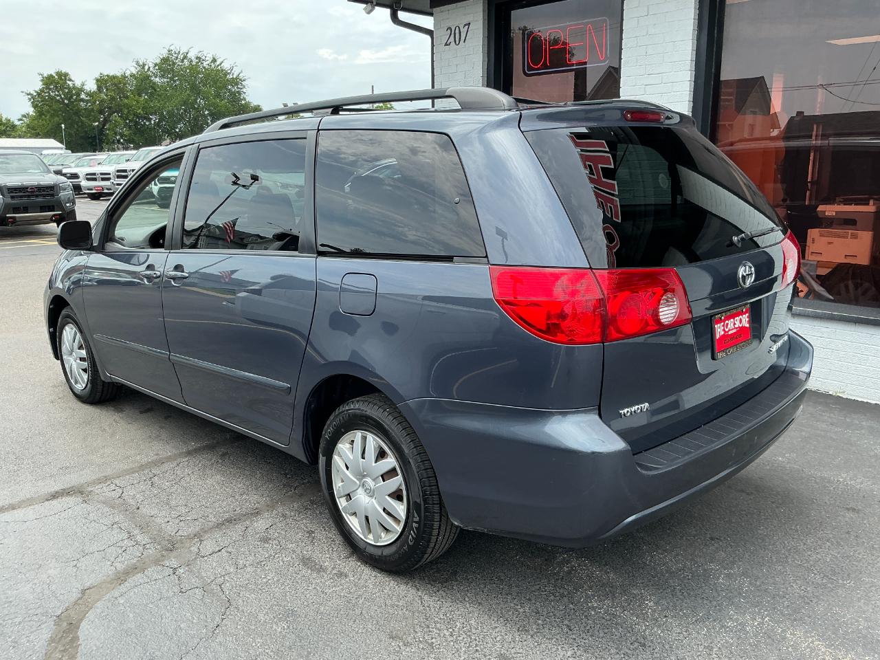Toyota Sienna 5dr 7-Passenger Van LE FWD (Natl) 2007