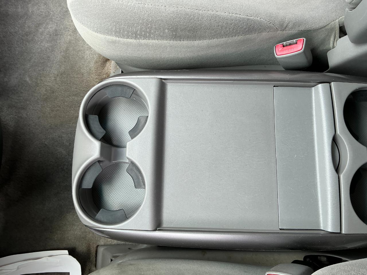 Toyota Sienna 5dr 7-Passenger Van LE FWD (Natl) 2007