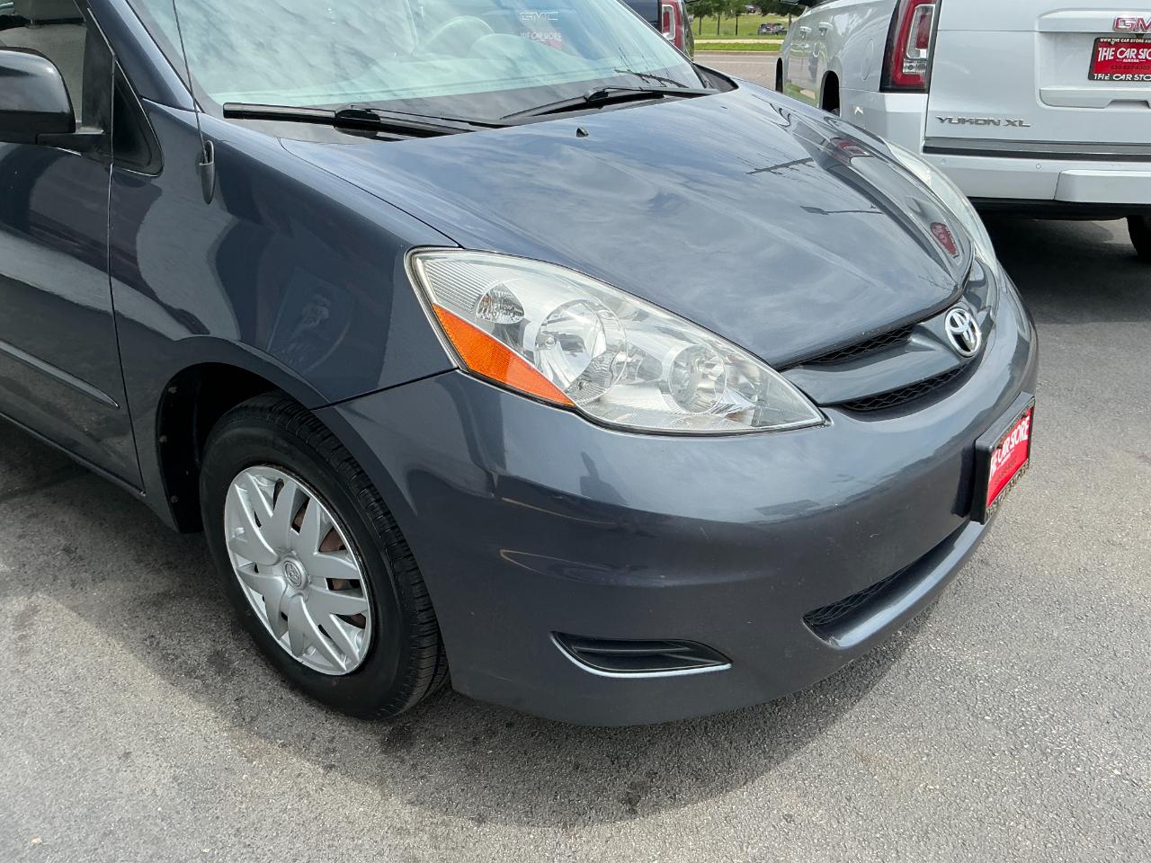 Toyota Sienna 5dr 7-Passenger Van LE FWD (Natl) 2007