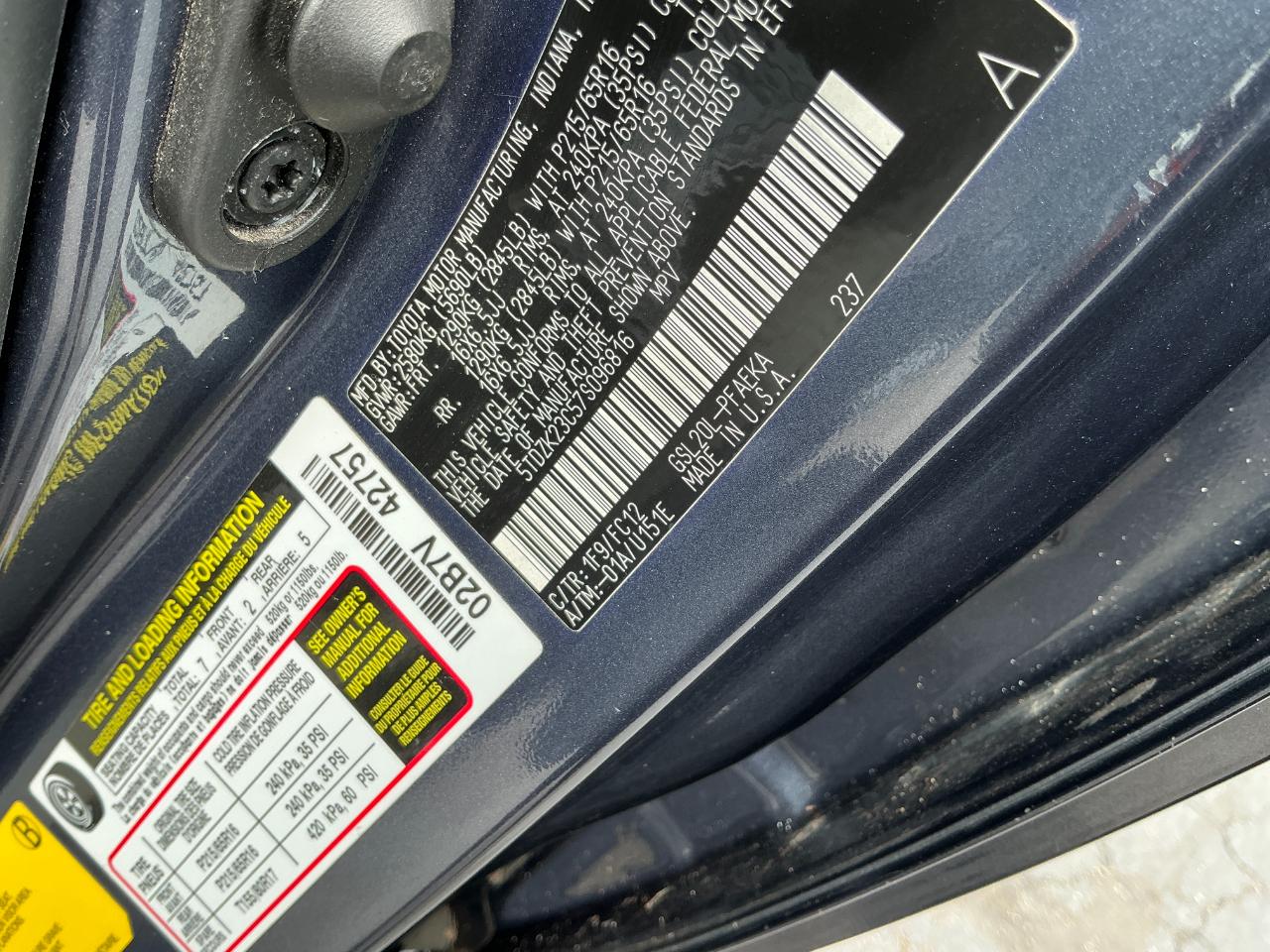 Toyota Sienna 5dr 7-Passenger Van LE FWD (Natl) 2007