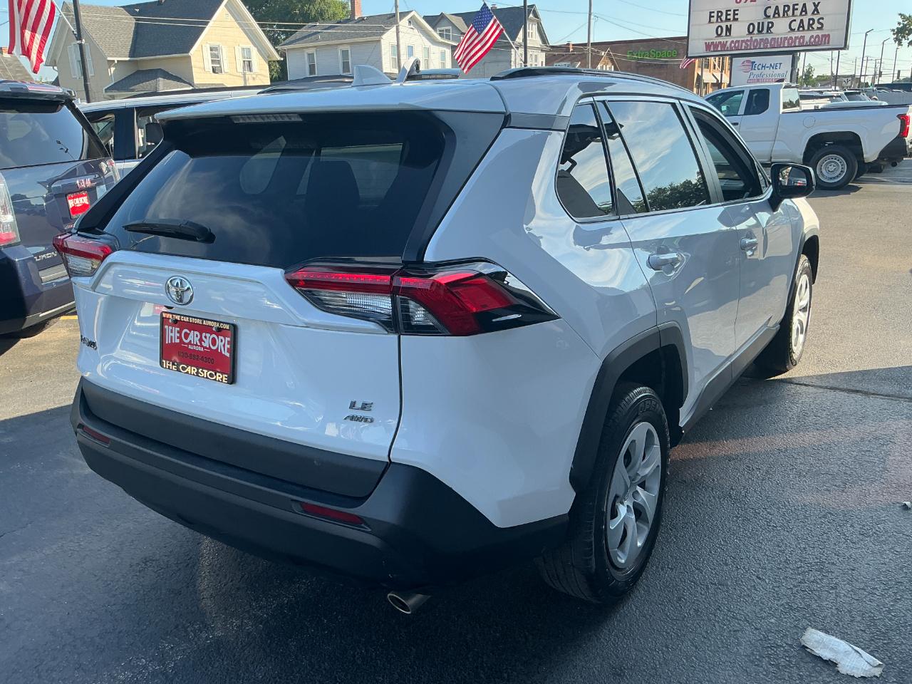 Toyota RAV4 LE AWD (Natl) 2021