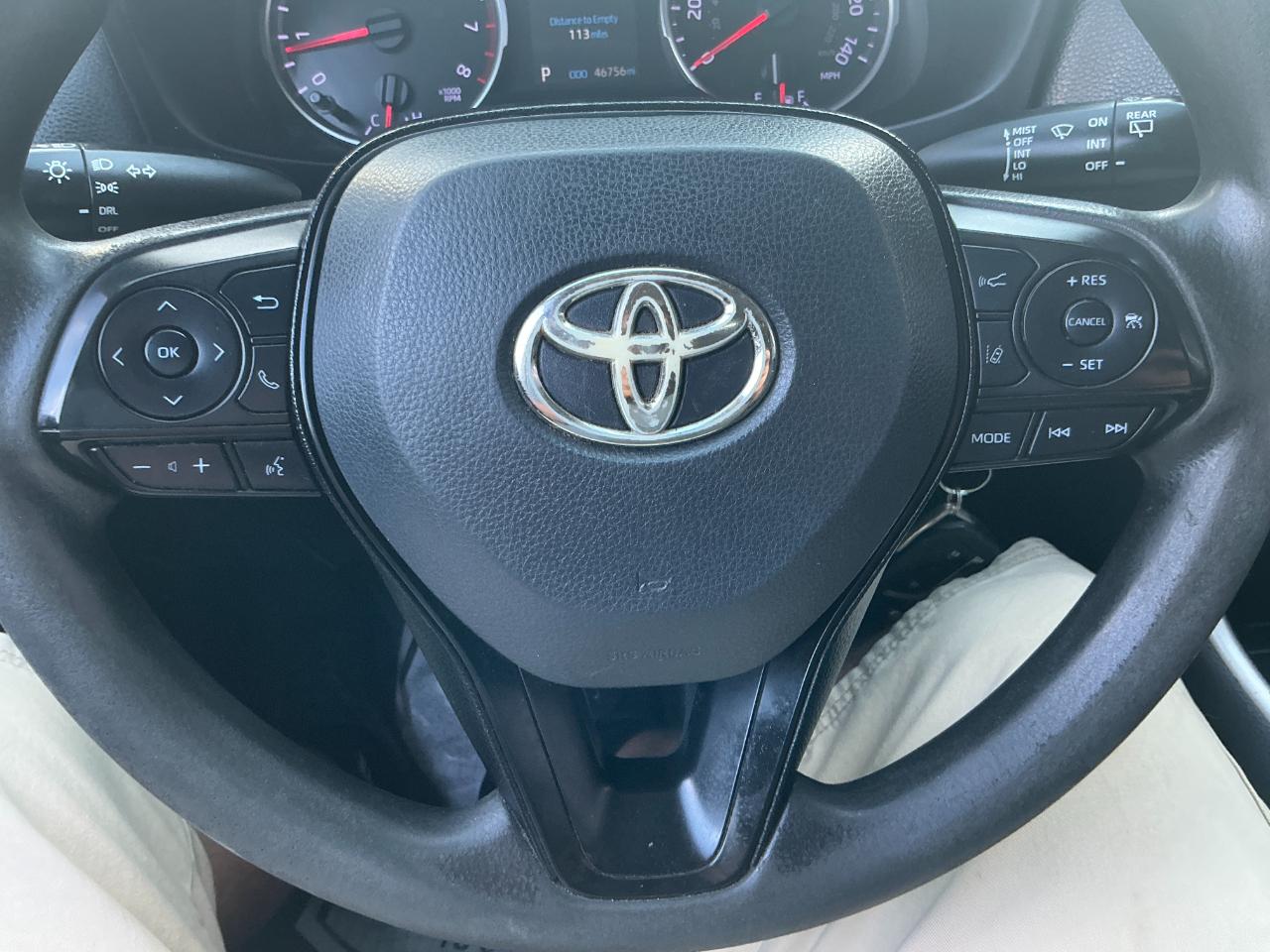 Toyota RAV4 LE AWD (Natl) 2021