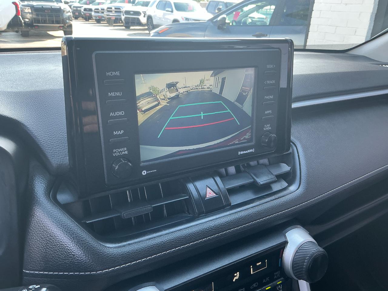 Toyota RAV4 LE AWD (Natl) 2021
