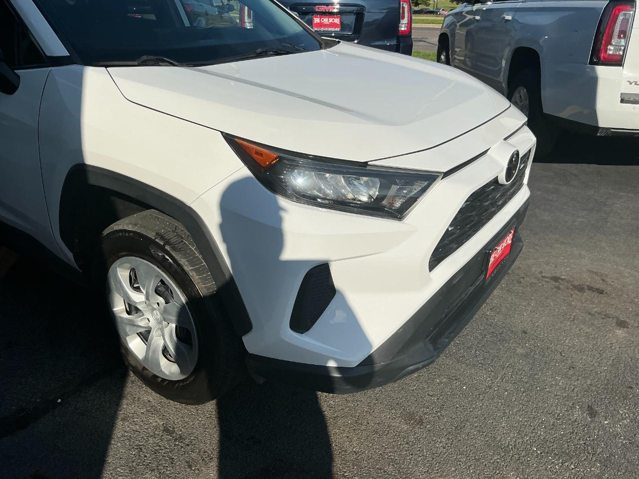 Toyota RAV4 LE AWD (Natl) 2021