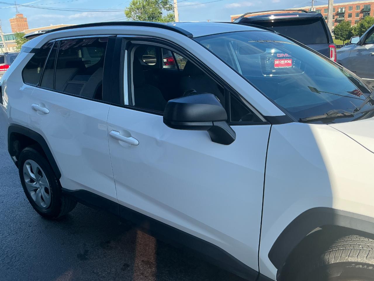 Toyota RAV4 LE AWD (Natl) 2021