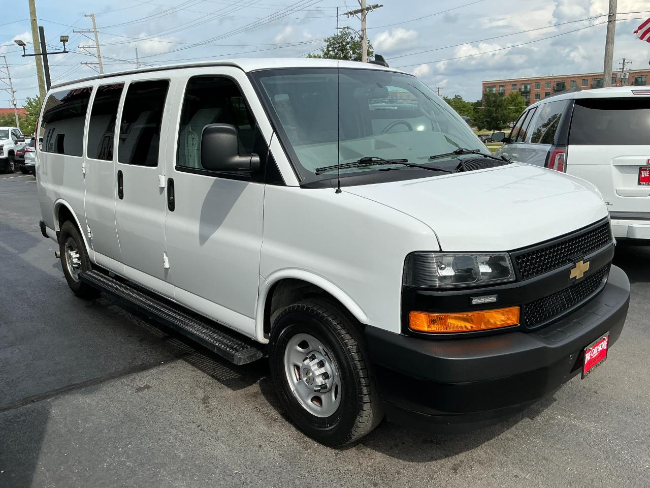 Chevrolet Express Passenger RWD 2500 135" LS 2023