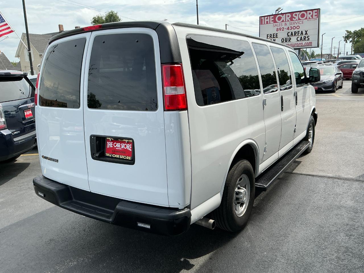 Chevrolet Express Passenger RWD 2500 135" LS 2023