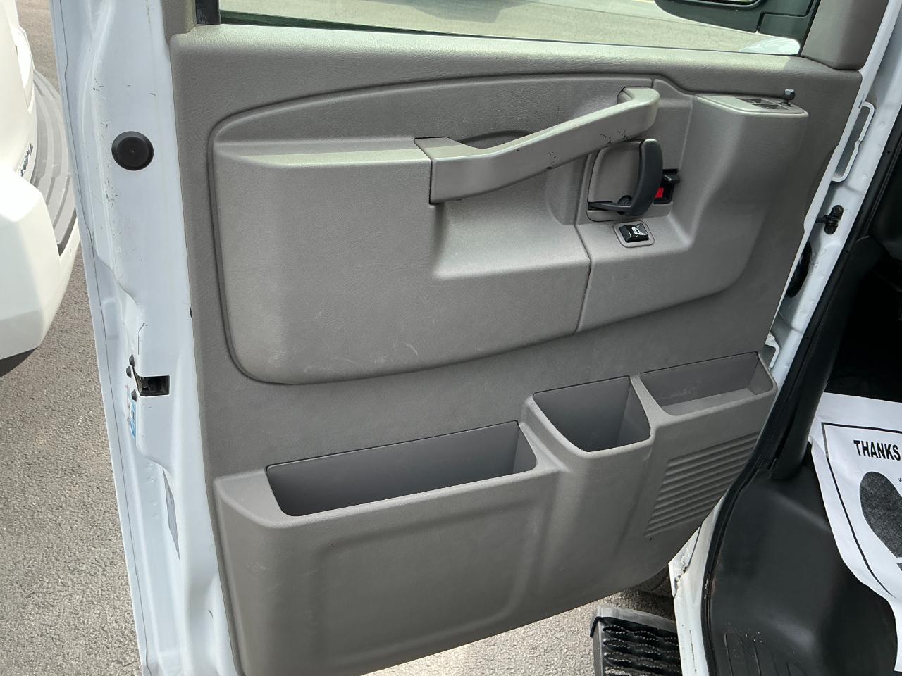 Chevrolet Express Passenger RWD 2500 135" LS 2023