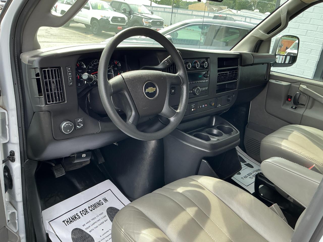 Chevrolet Express Passenger RWD 2500 135" LS 2023