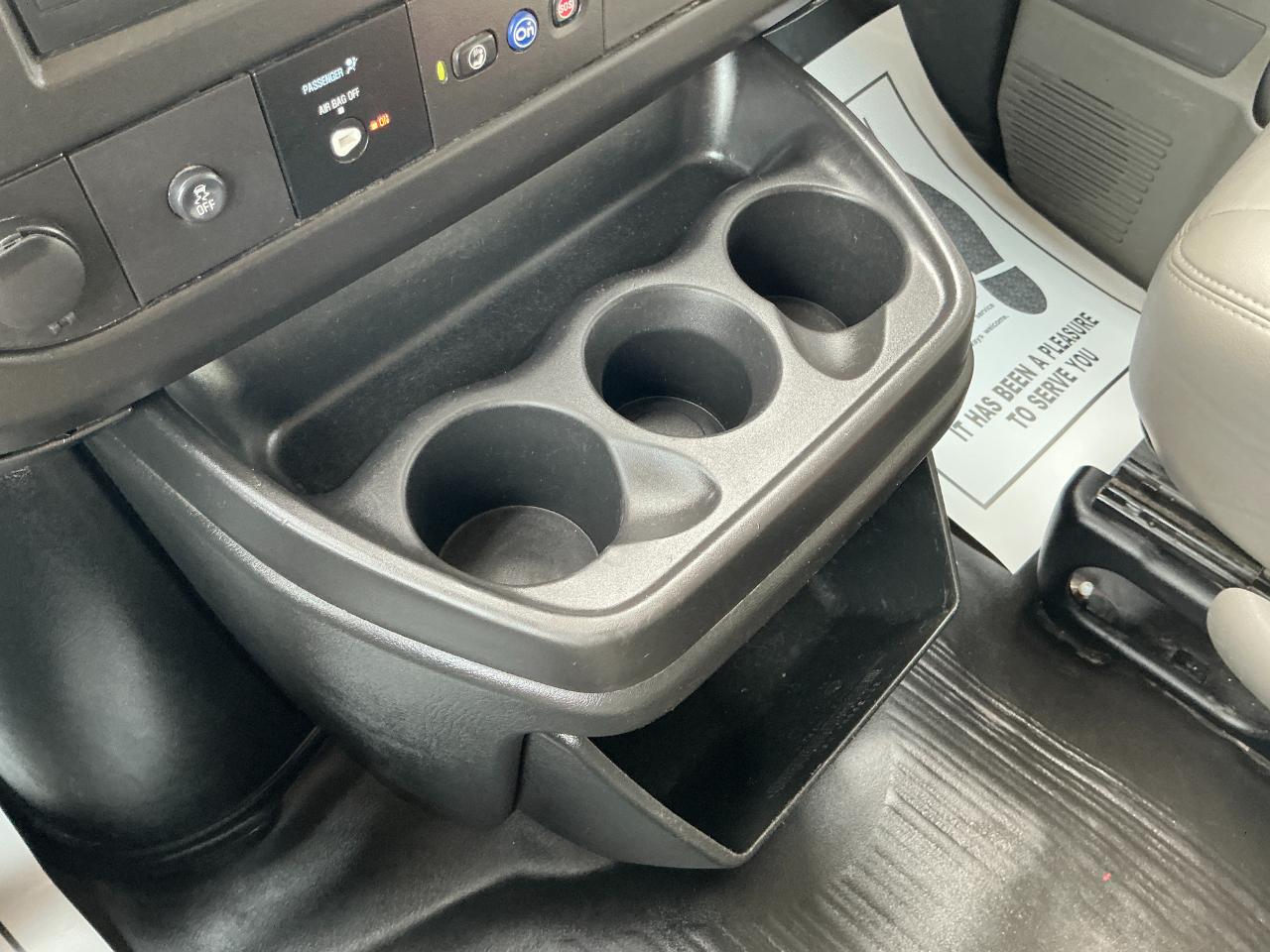 Chevrolet Express Passenger RWD 2500 135" LS 2023
