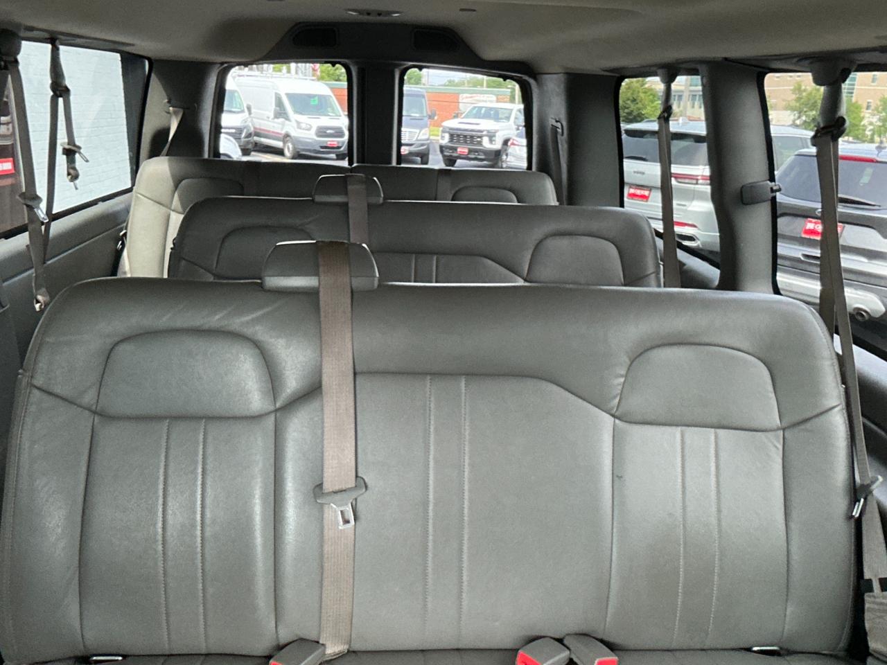 Chevrolet Express Passenger RWD 2500 135" LS 2023