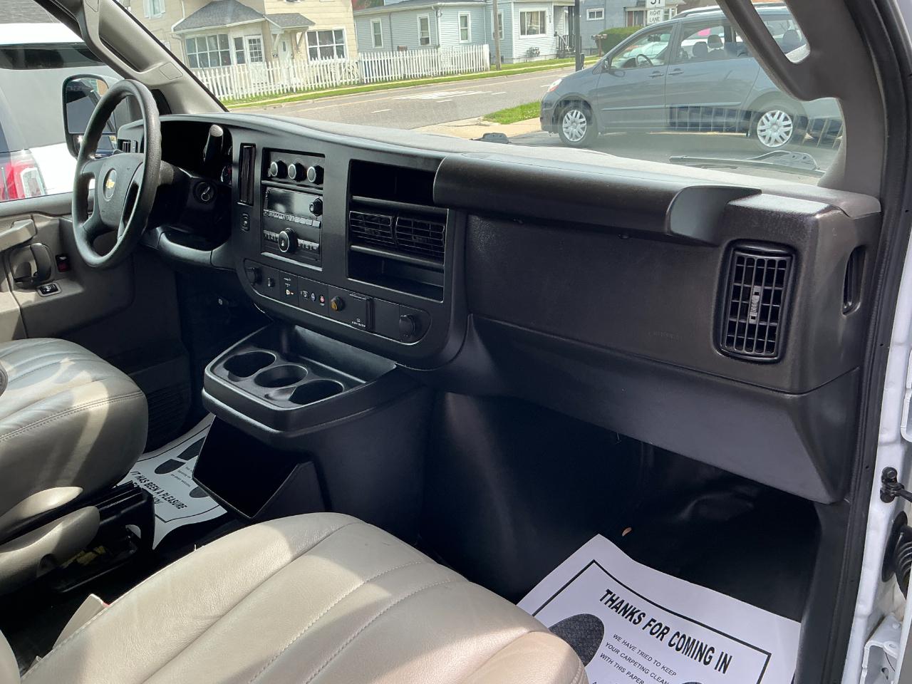 Chevrolet Express Passenger RWD 2500 135" LS 2023