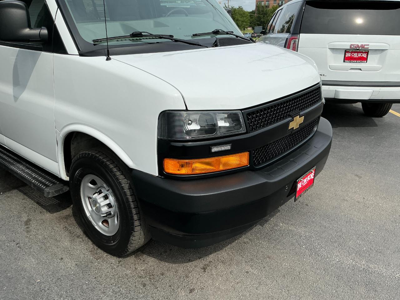 Chevrolet Express Passenger RWD 2500 135" LS 2023