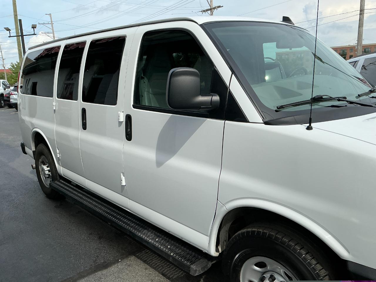 Chevrolet Express Passenger RWD 2500 135" LS 2023