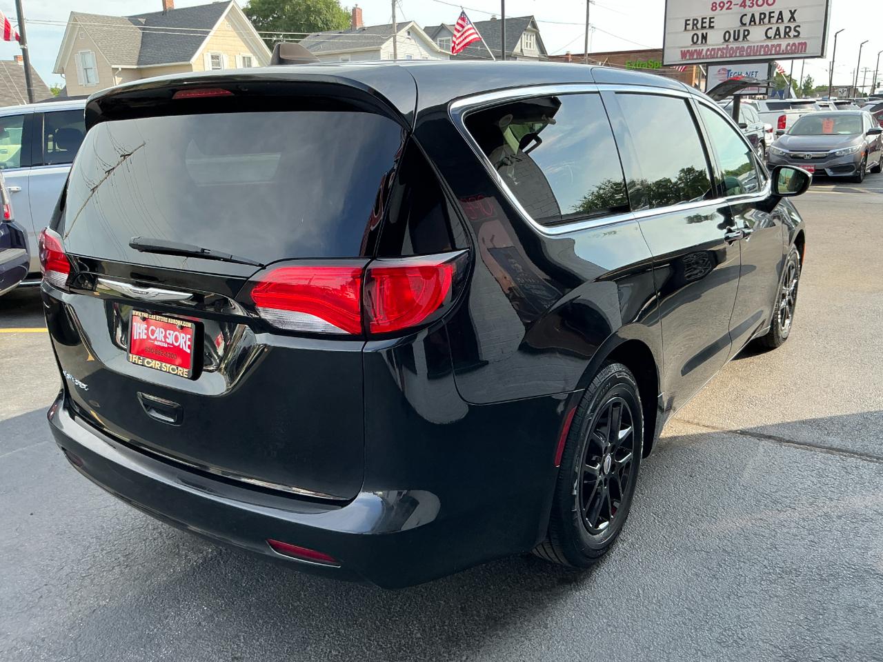 Chrysler Voyager LX FWD 2023