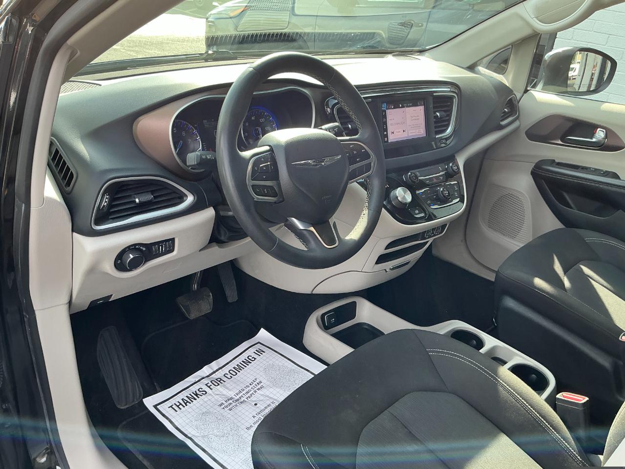 Chrysler Voyager LX FWD 2023