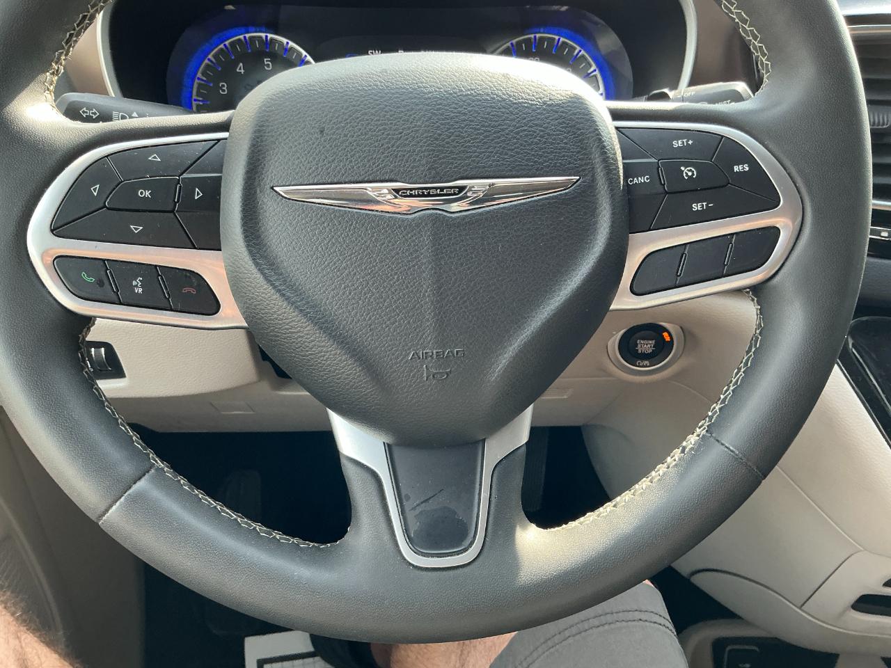 Chrysler Voyager LX FWD 2023