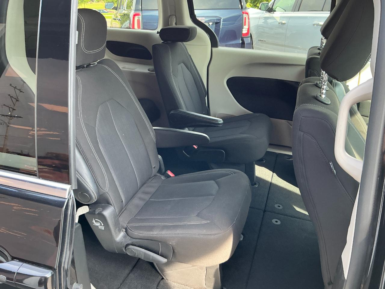 Chrysler Voyager LX FWD 2023