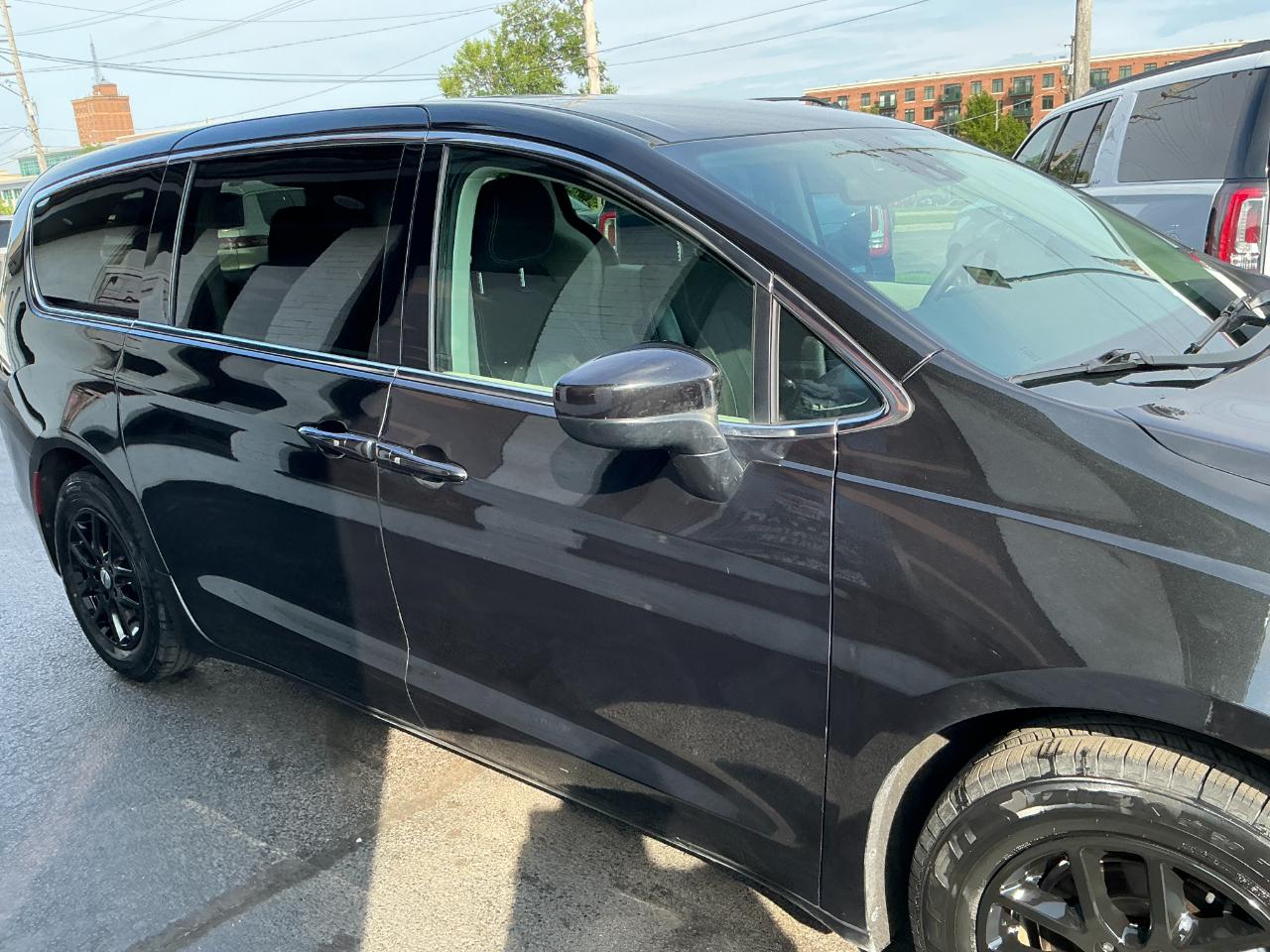 Chrysler Voyager LX FWD 2023
